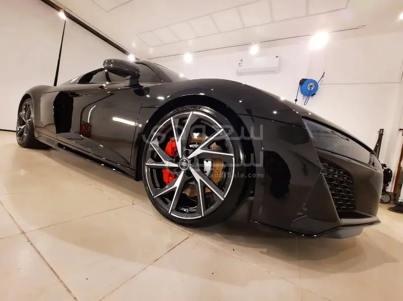 2022 اودي ار 8