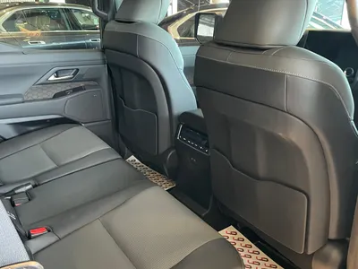 2024 لكزس جي إكس 550