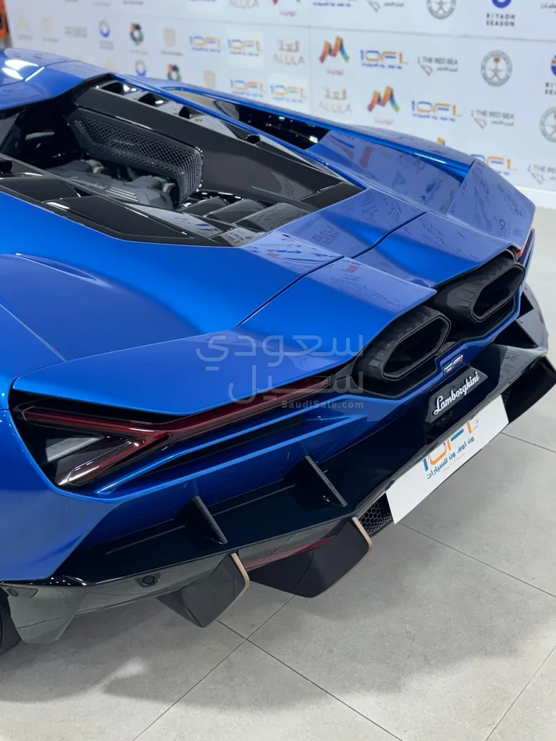 2024 لمبرجيني ريفويلتو