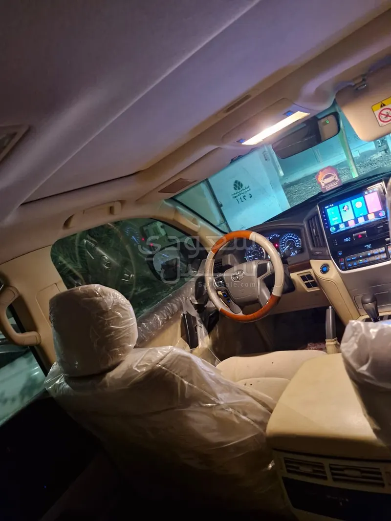 2016 تويوتا لاند كروزر جي اكس ار