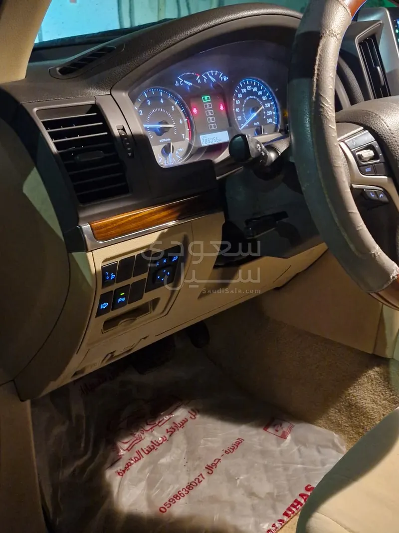 2016 تويوتا لاند كروزر جي اكس ار