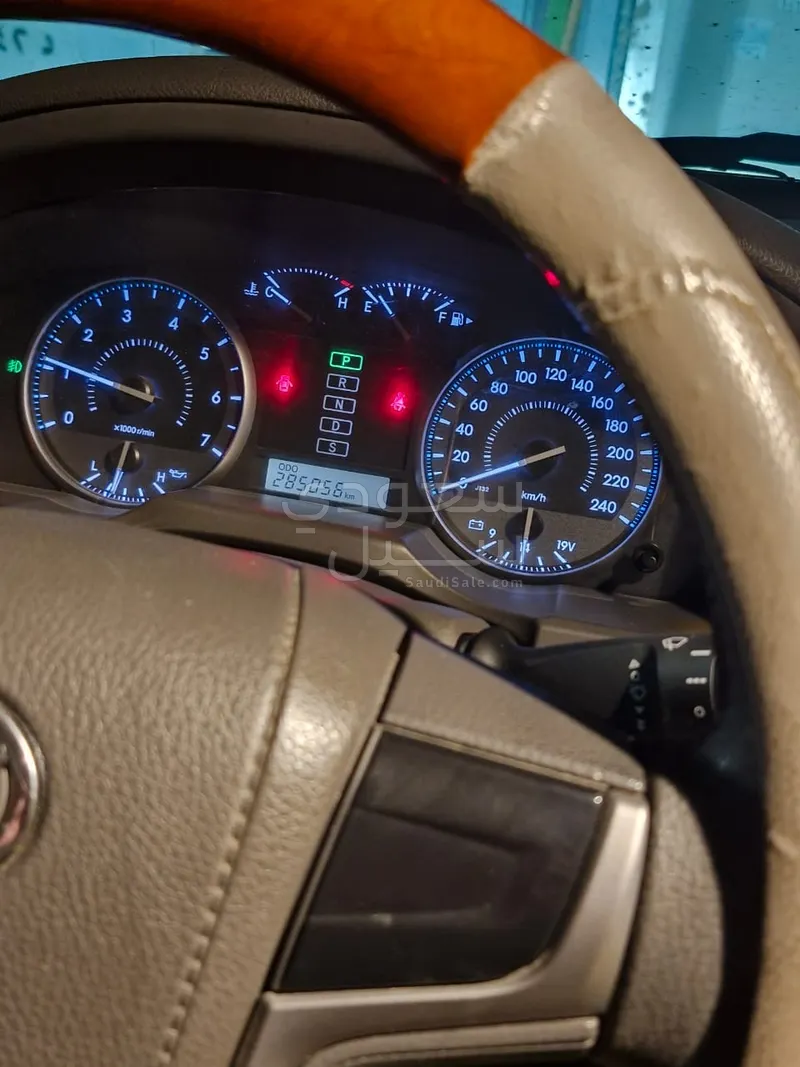 2016 تويوتا لاند كروزر جي اكس ار