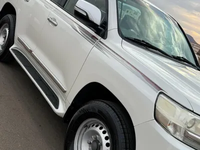 2016 تويوتا لاند كروزر جي اكس ار