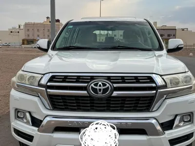 2016 تويوتا لاند كروزر جي اكس ار