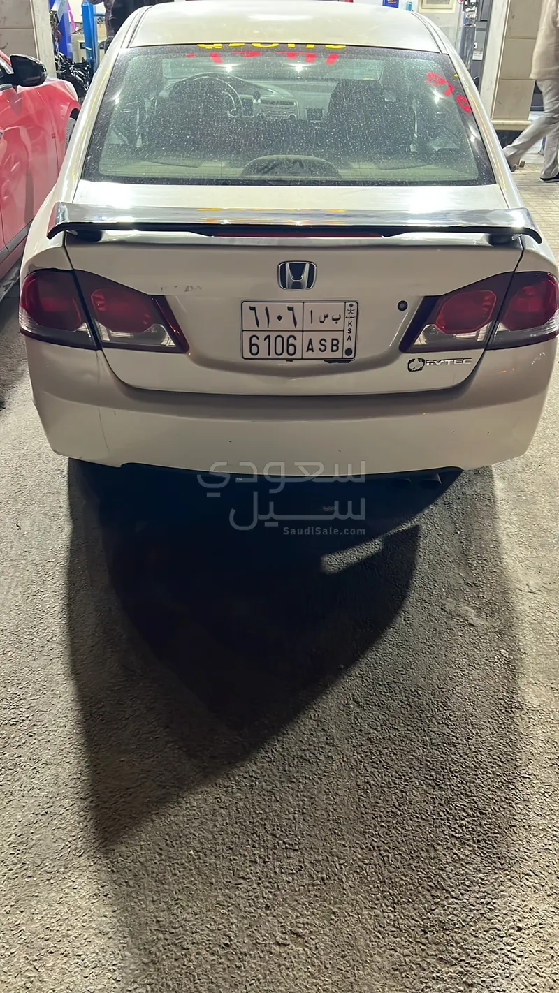 2011 هوندا سيفيك إل إكس - أي