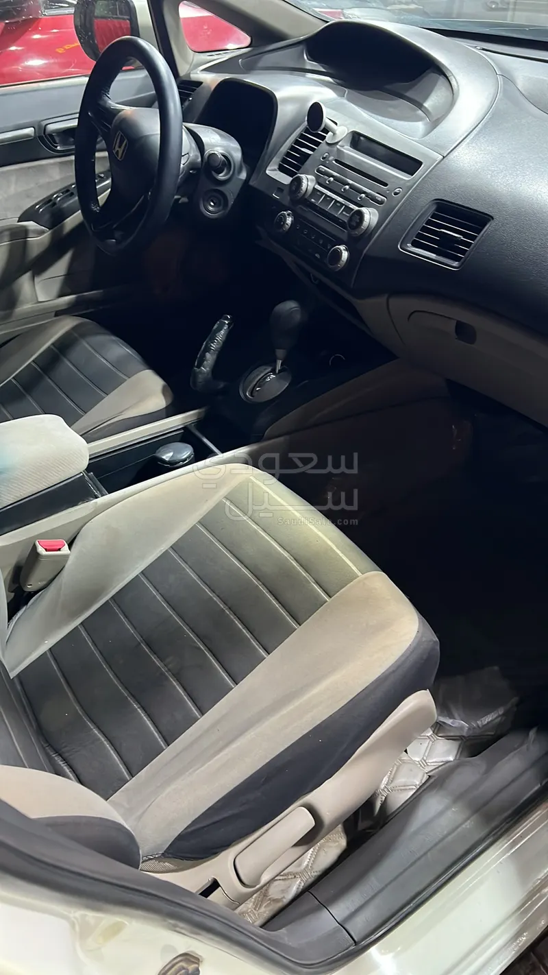 2011 هوندا سيفيك إل إكس - أي