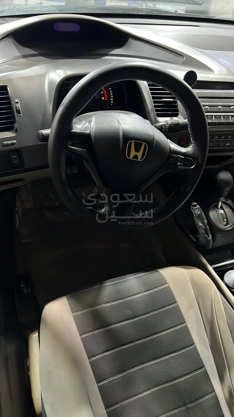 2011 هوندا سيفيك إل إكس - أي