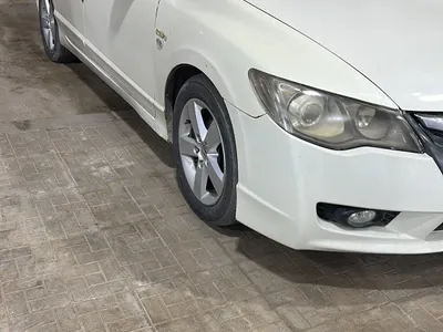 2011 هوندا سيفيك إل إكس - أي