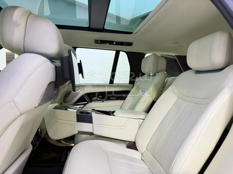 2024 لاند روفر رينج روفر اوتوبيوغرافي