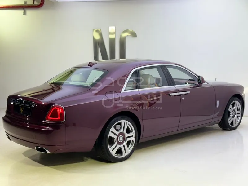 2015 رولز رويس قوست