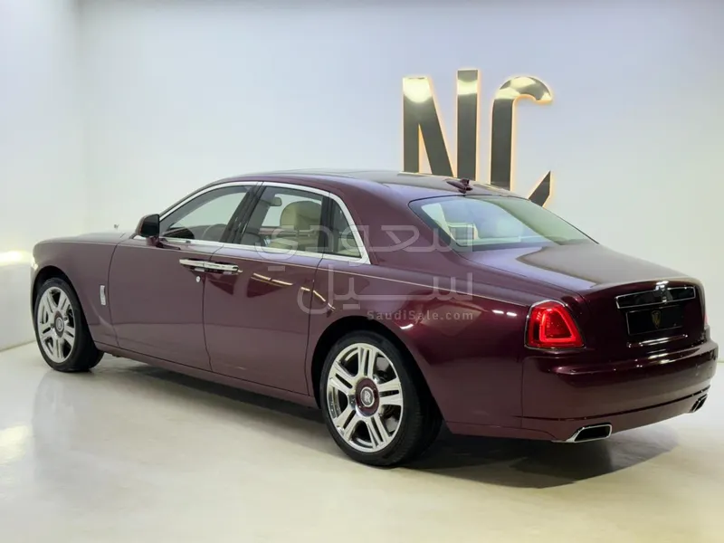 2015 رولز رويس قوست