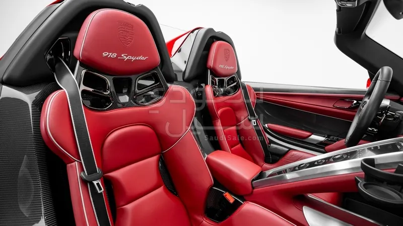 2015 بورش 918 سبايدر