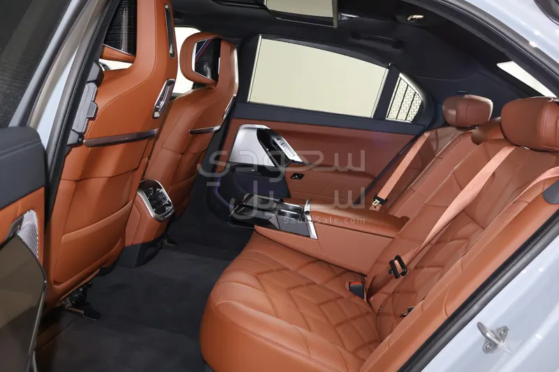 2026 بي ام دبليو الفئة السابعة 735أي