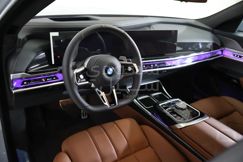 2026 بي ام دبليو الفئة السابعة 735أي