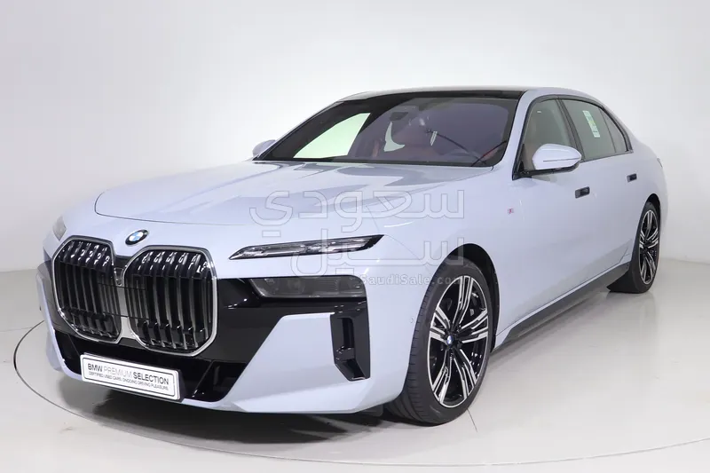 2026 بي ام دبليو الفئة السابعة 735أي