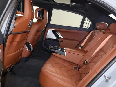 2026 بي ام دبليو الفئة السابعة 735أي