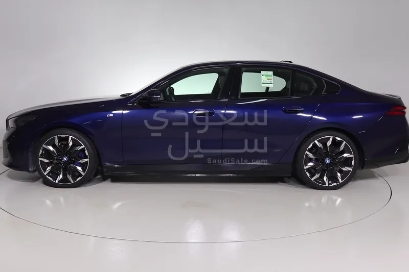 2025 بي ام دبليو الفئة اي 5