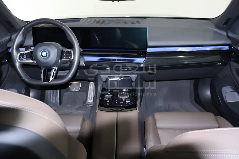 2025 بي ام دبليو الفئة اي 5