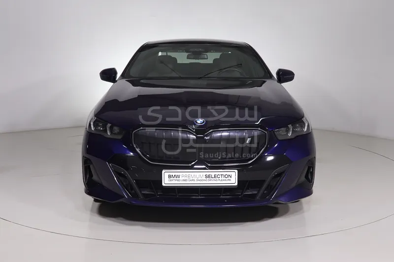 2025 بي ام دبليو الفئة اي 5