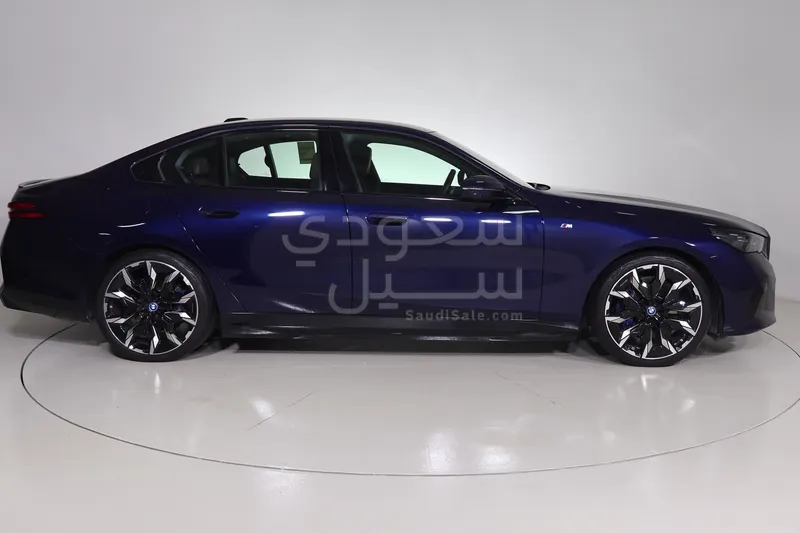 2025 بي ام دبليو الفئة اي 5