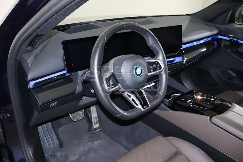 2025 بي ام دبليو الفئة اي 5