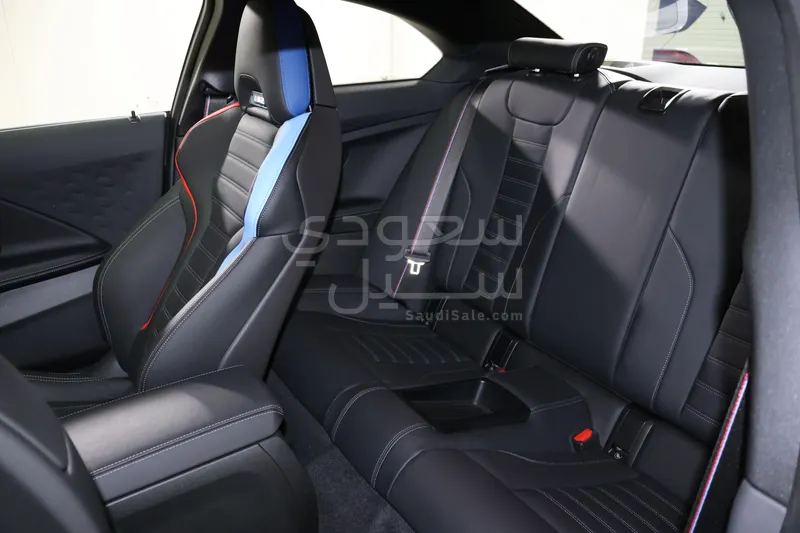 2025 بي ام دبليو الفئة ام إم 2