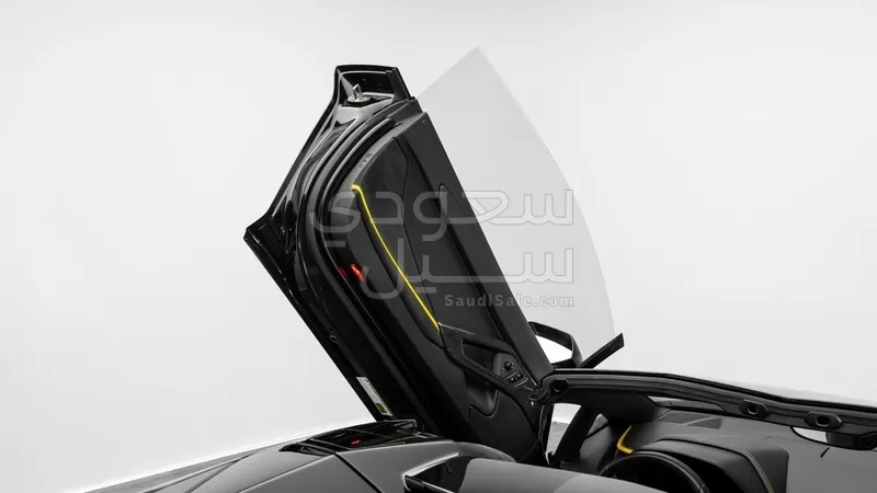 2018 لمبرجيني افنتادور اس رودستر