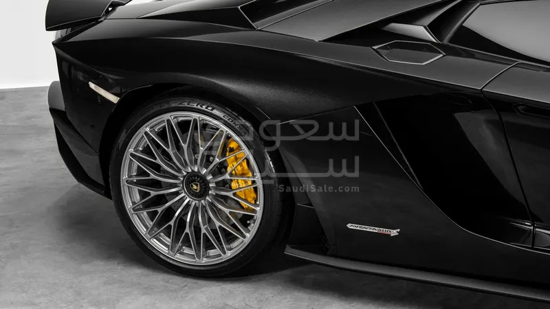 2018 لمبرجيني افنتادور اس رودستر