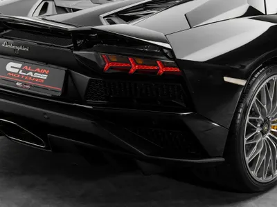 2018 لمبرجيني افنتادور اس رودستر