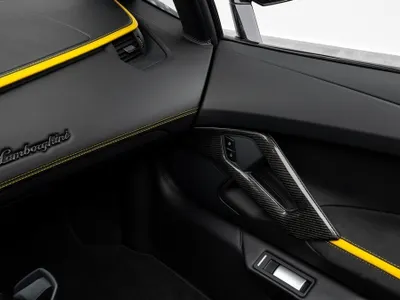 2018 لمبرجيني افنتادور اس رودستر