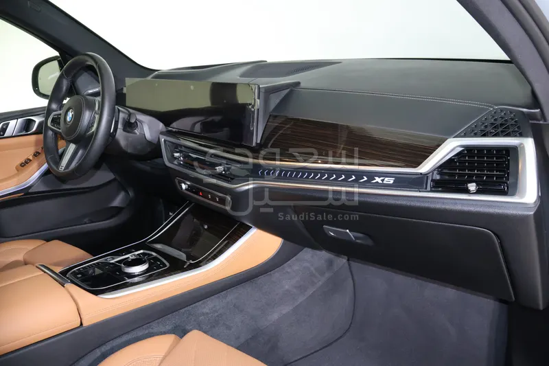 2024 بي ام دبليو الفئة اكس 5 إم كت