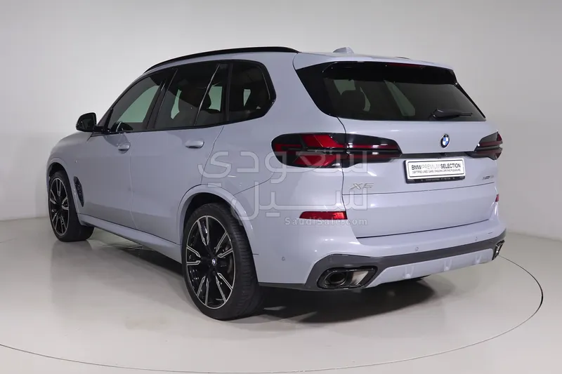 2024 بي ام دبليو الفئة اكس 5 إم كت