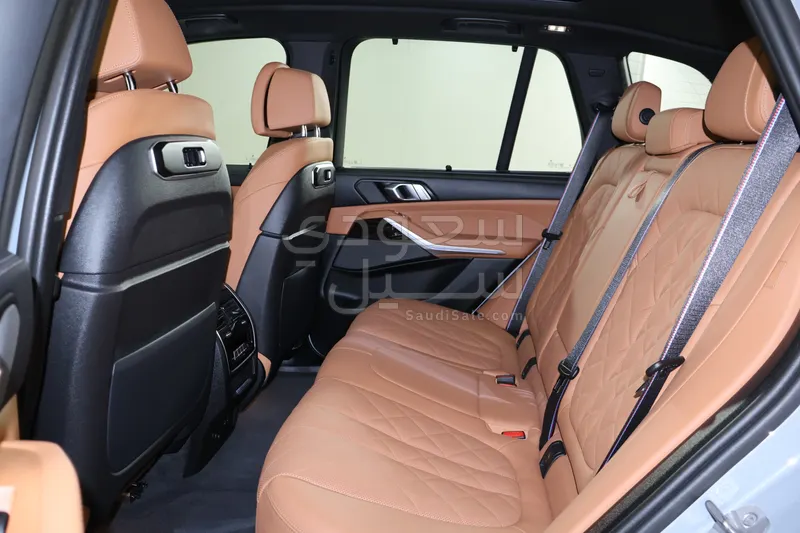 2024 بي ام دبليو الفئة اكس 5 إم كت