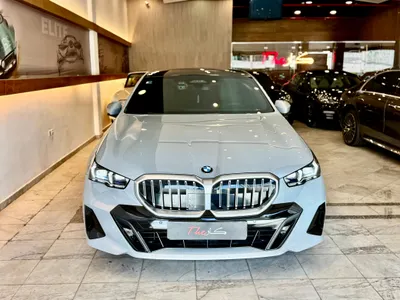 2024 بي ام دبليو الفئة الخامسة 520 أي إم كت