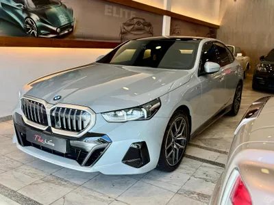 2024 بي ام دبليو الفئة الخامسة 520 أي إم كت