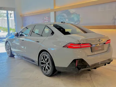 2024 بي ام دبليو الفئة الخامسة 520 أي إم كت