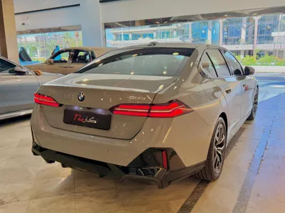 2024 بي ام دبليو الفئة الخامسة 520 أي إم كت