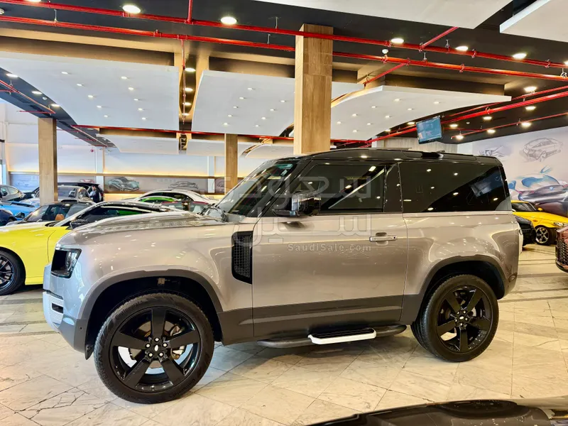 2023 لاند روفر ديفيندر 90