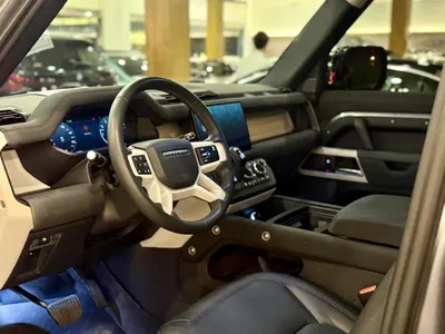 2023 لاند روفر ديفيندر 90