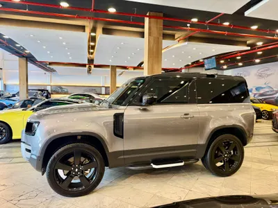 2023 لاند روفر ديفيندر 90