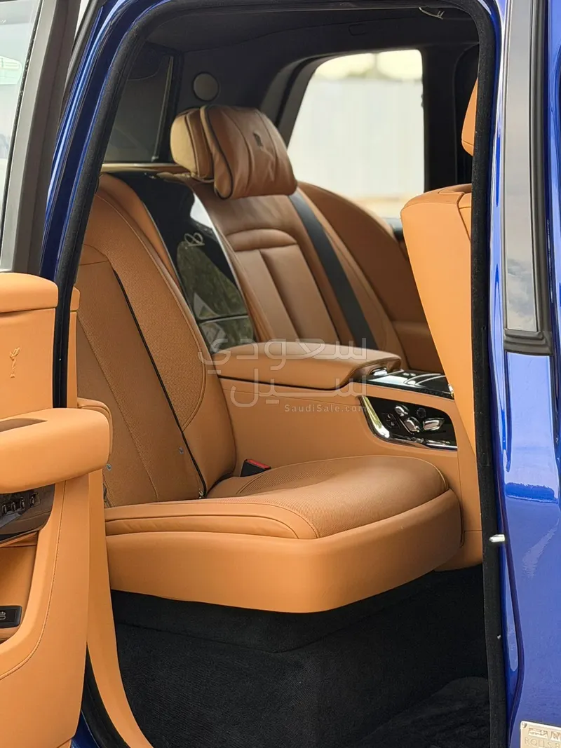 2023 رولز رويس كولينان بلاك بادج