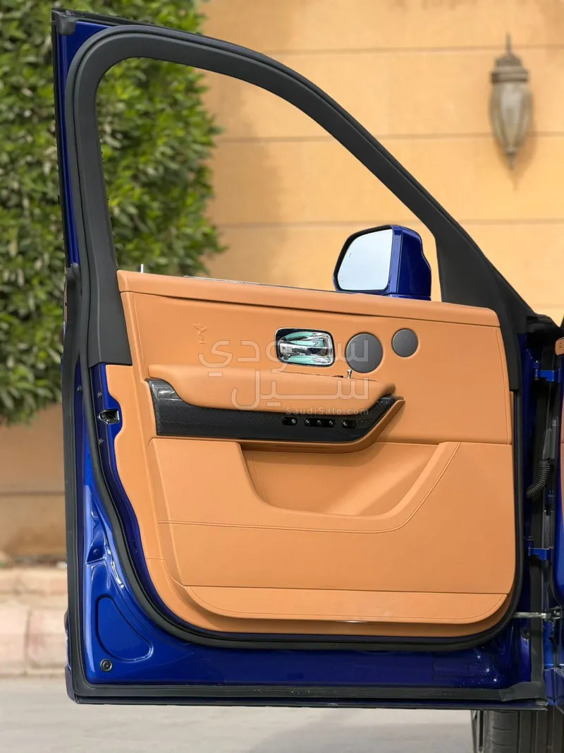 2023 رولز رويس كولينان بلاك بادج