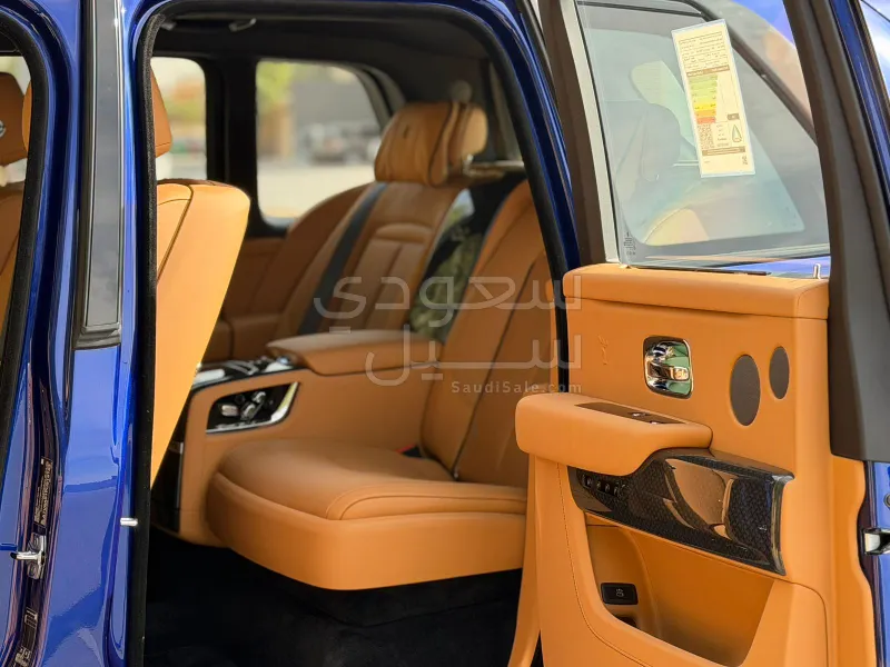 2023 رولز رويس كولينان بلاك بادج