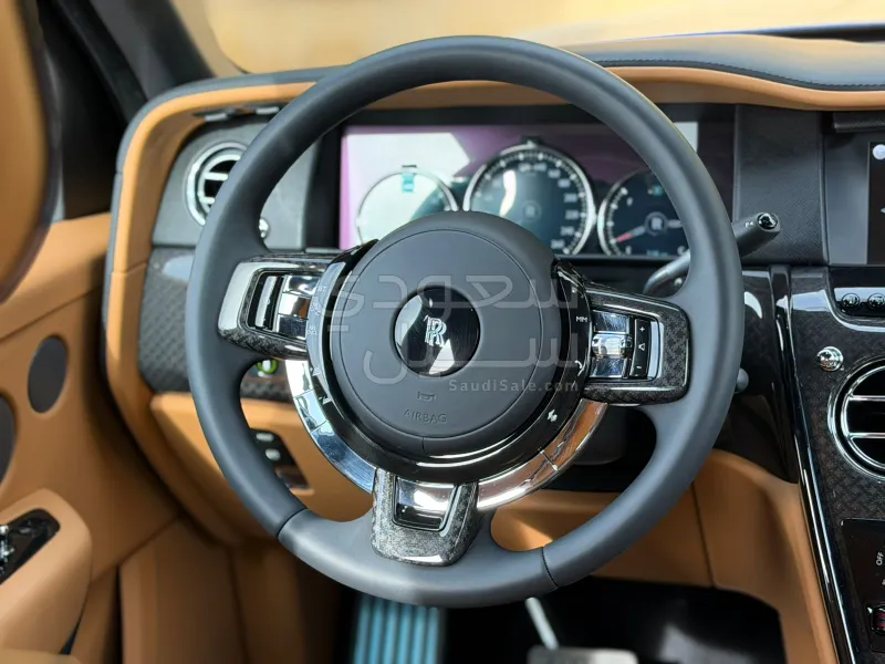 2023 رولز رويس كولينان بلاك بادج