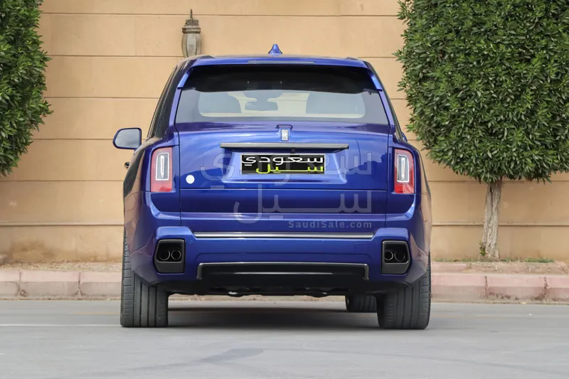 2023 رولز رويس كولينان بلاك بادج