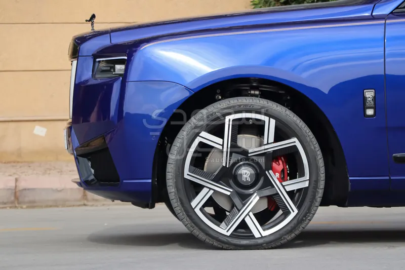 2023 رولز رويس كولينان بلاك بادج