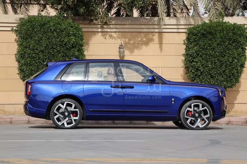 2023 رولز رويس كولينان بلاك بادج