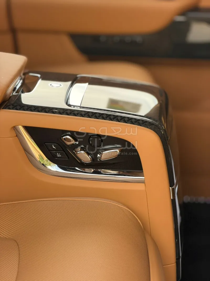 2023 رولز رويس كولينان بلاك بادج