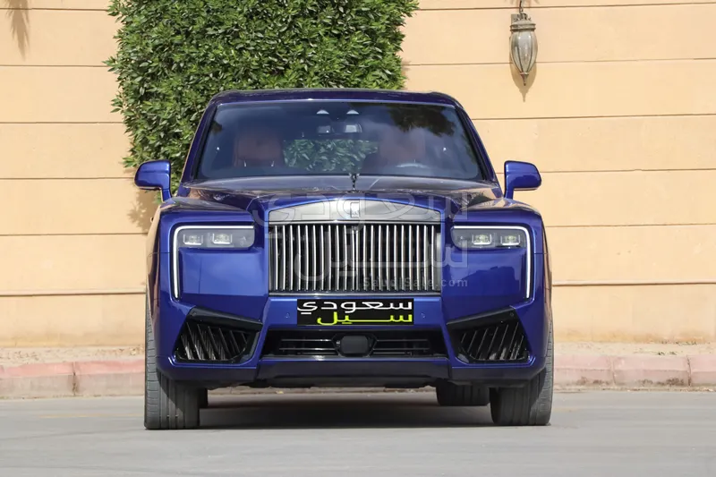 2023 رولز رويس كولينان بلاك بادج