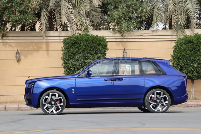 2023 رولز رويس كولينان بلاك بادج